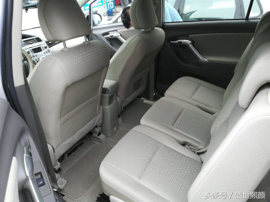 丰田最冷门的二手车,丰田逸致2011款2.0高配版