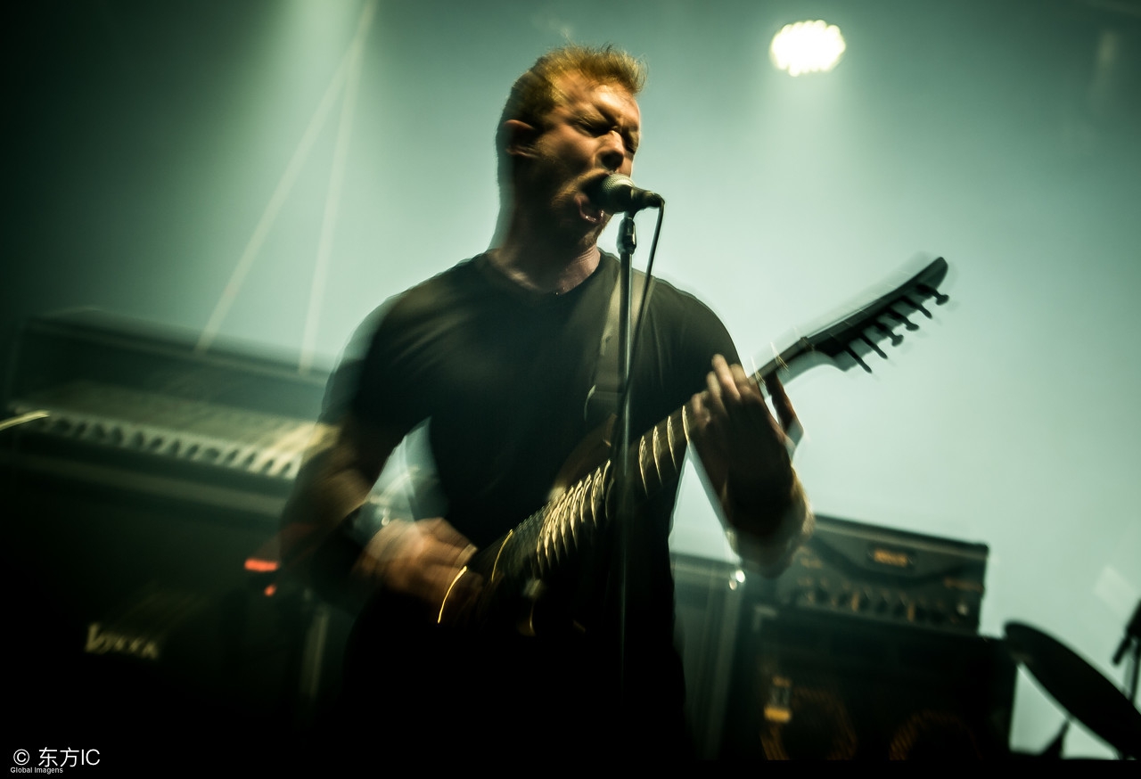 唱歌对不上伴奏是怎么回事,唱歌老是跟不准伴奏