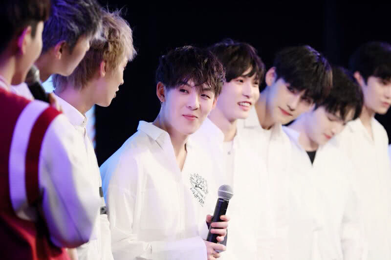 这个牌子出什么都火到断货，女生必须入一个