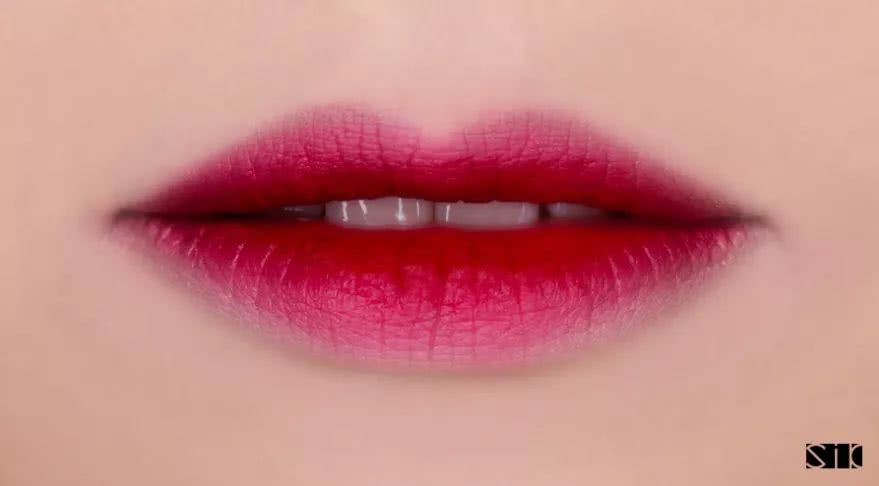 这个牌子出什么都火到断货，女生必须入一个