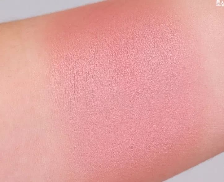 这个牌子出什么都火到断货,女生必须入一个