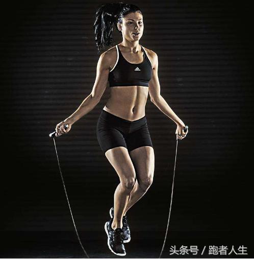 胳膊上肥肉怎么减最快,如何瘦手臂和肩部赘肉