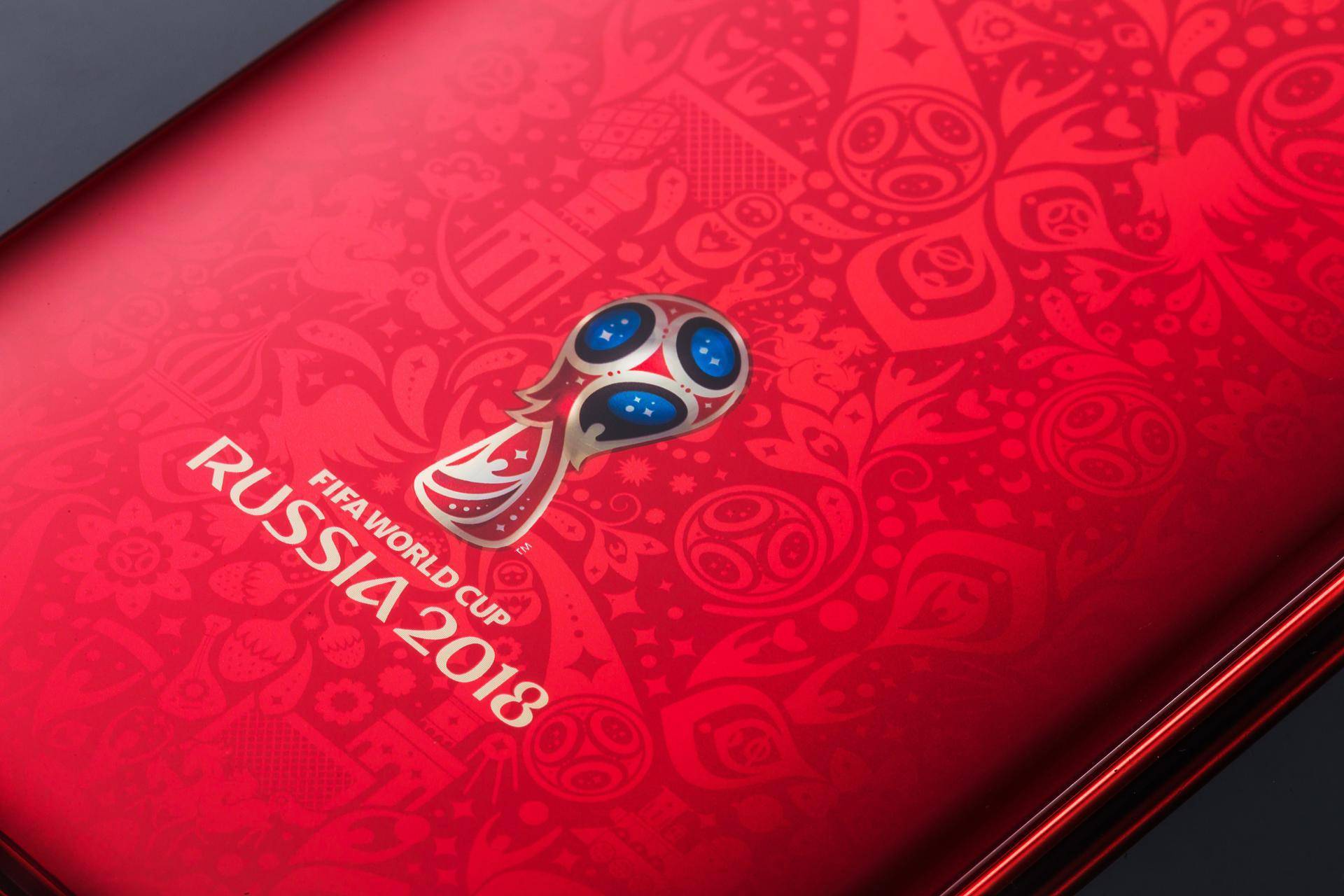 忠实球迷的换呼：vivoX21世界杯非凡版胜利红图赏