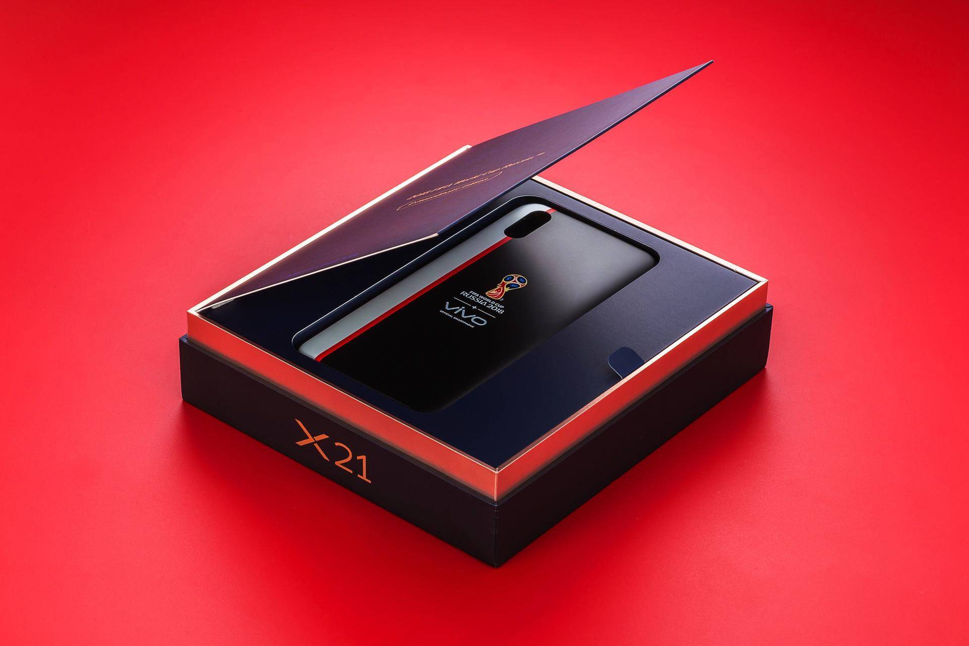 忠实球迷的换呼：vivoX21世界杯非凡版胜利红图赏