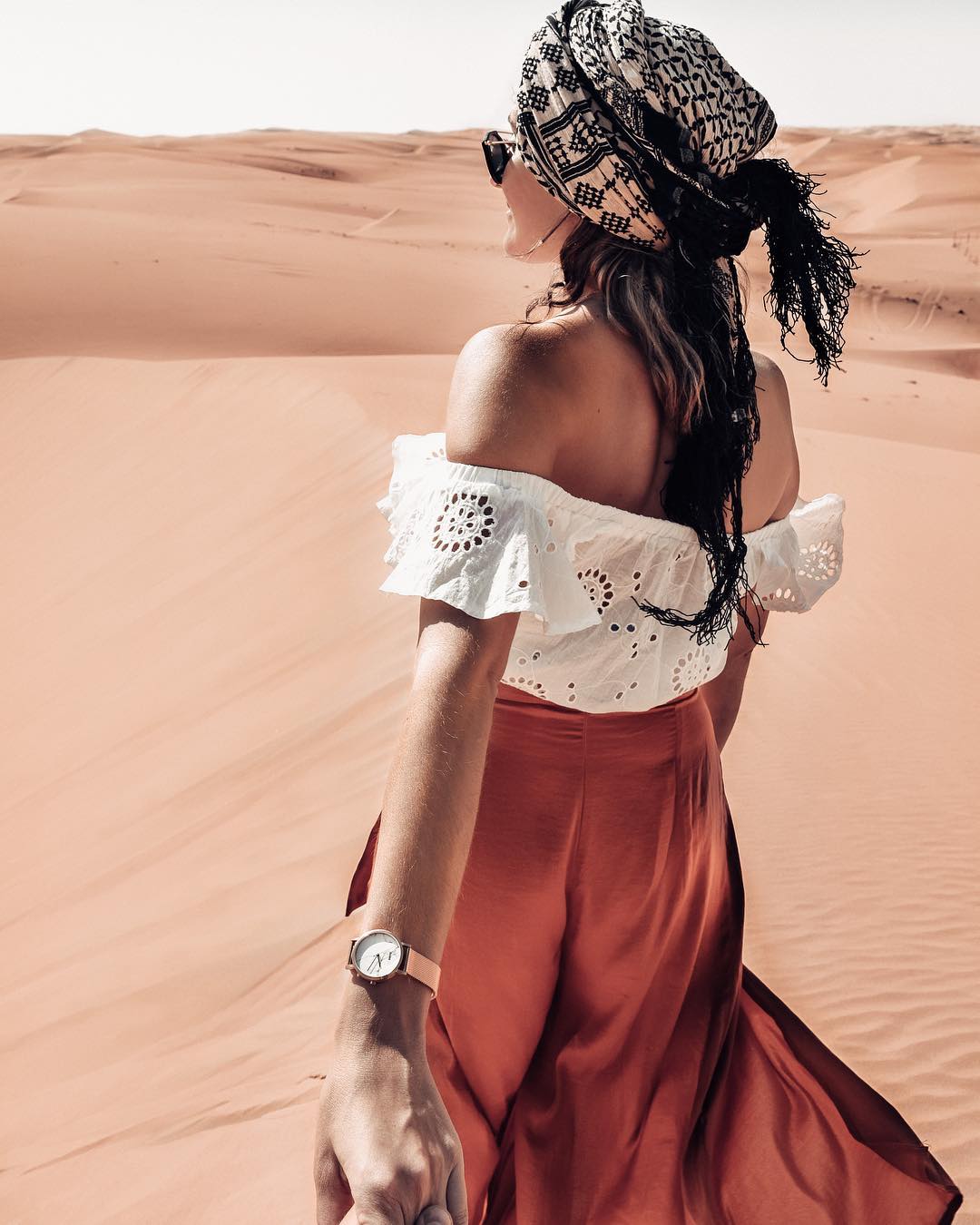 女士丝巾的常用佩戴方法,丝巾怎么戴最好看视频