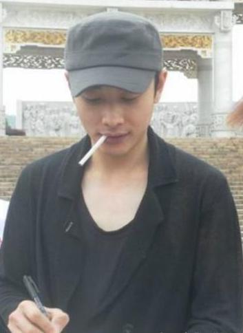 罗晋嘴唇黑怎么回事,罗晋嘴唇变紫怎么回事