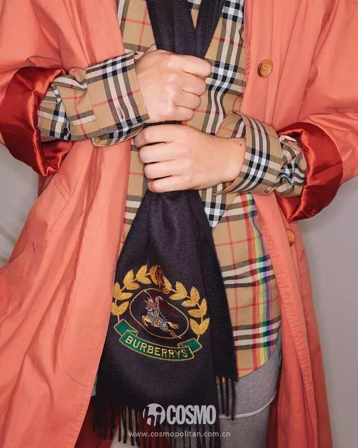 杨幂刘雯秋冬潮品,杨幂刘雯都为超长大衣着迷