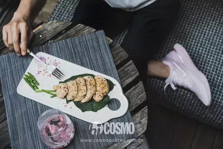 杨幂刘雯秋冬潮品,杨幂刘雯都为超长大衣着迷