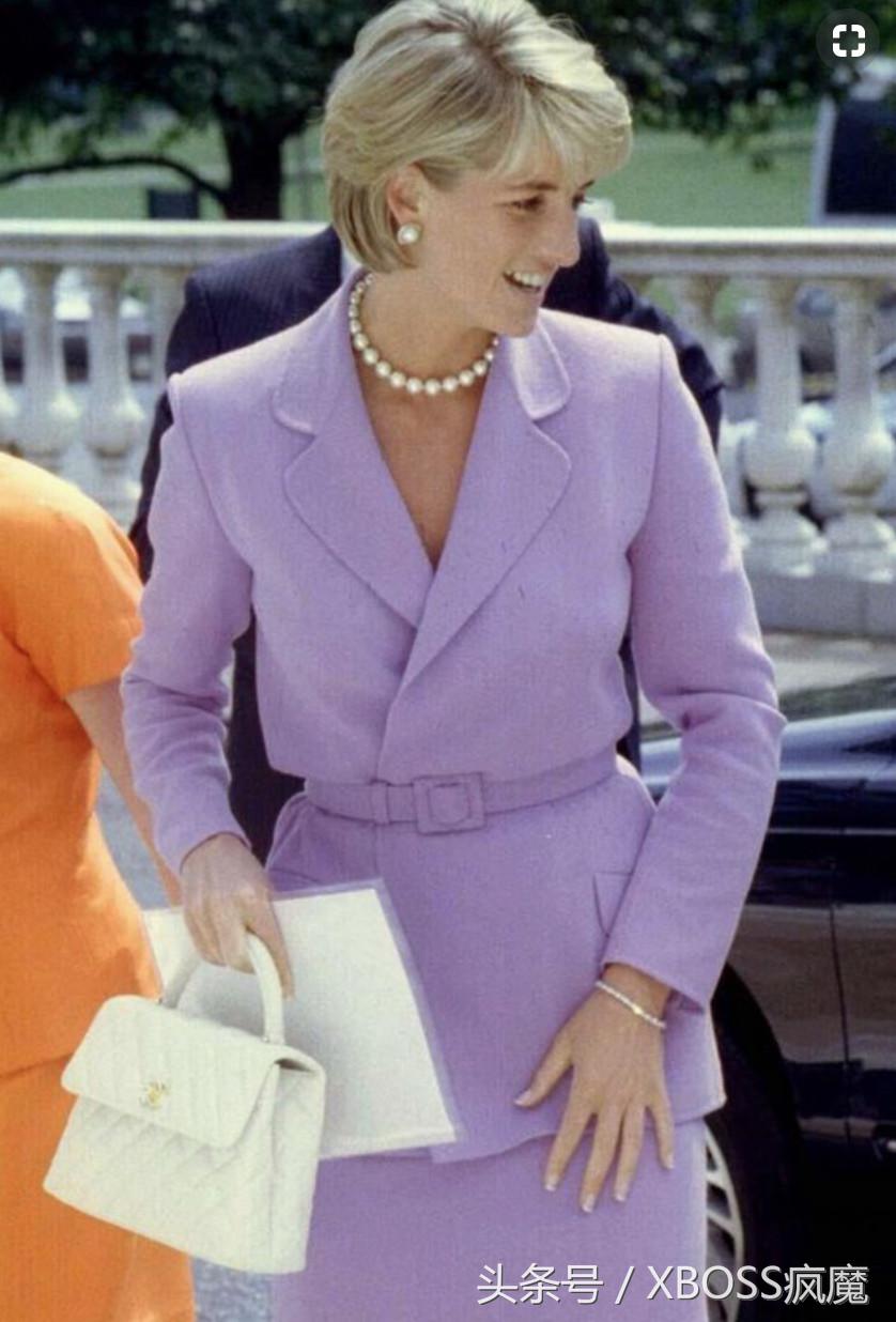戴安娜王妃时尚穿搭,时尚界的宠儿戴安娜王妃