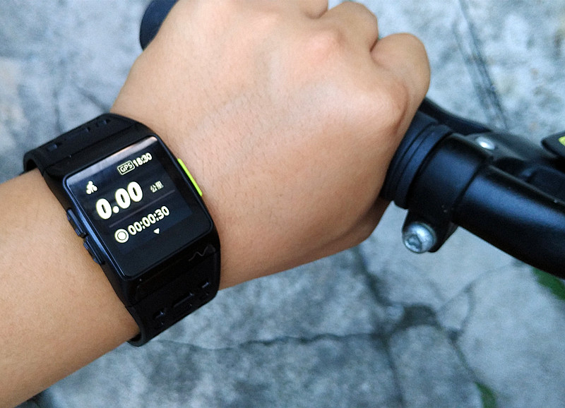 埃微能量运动手表,跑步运动手表性价比最高的一款