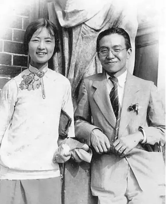 合影留念永不忘,同学合影照时光一去永不回