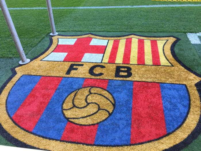 巴萨女足欧冠主场在诺坎普吗,巴萨主场诺坎普英文