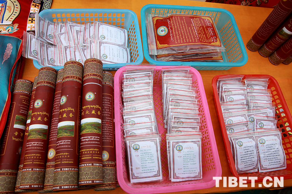 悬壶济世救困扶危,悬壶济世解救众生