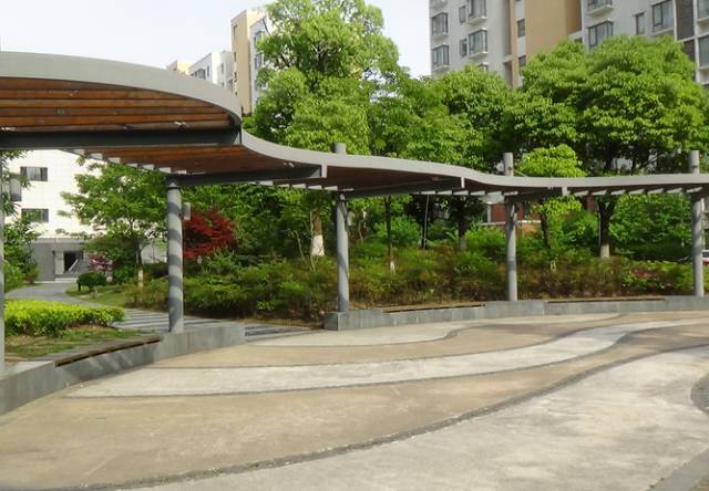 月租不到1500元公寓,没钱却租高端公寓