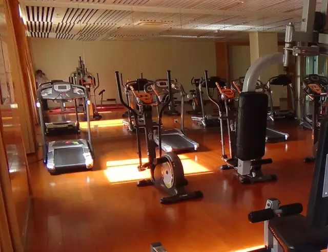 月租不到1500元公寓,没钱却租高端公寓