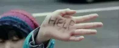 「长文」女性遇到*狼色**，应该喊“抓流氓”还是“抓人贩子”？