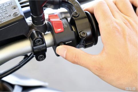 本田cbr250rr四缸水冷跑车,本田cbr250rr是街跑吗