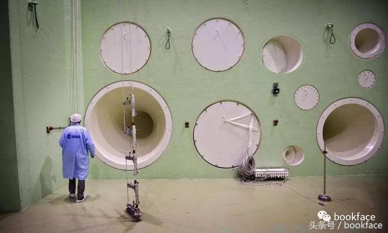 多大的声音能把耳朵震聋,多大的声音能把鱼震死