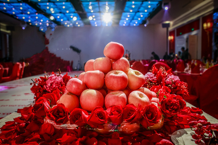 大连新人80后主题婚礼，有情怀的定制婚礼