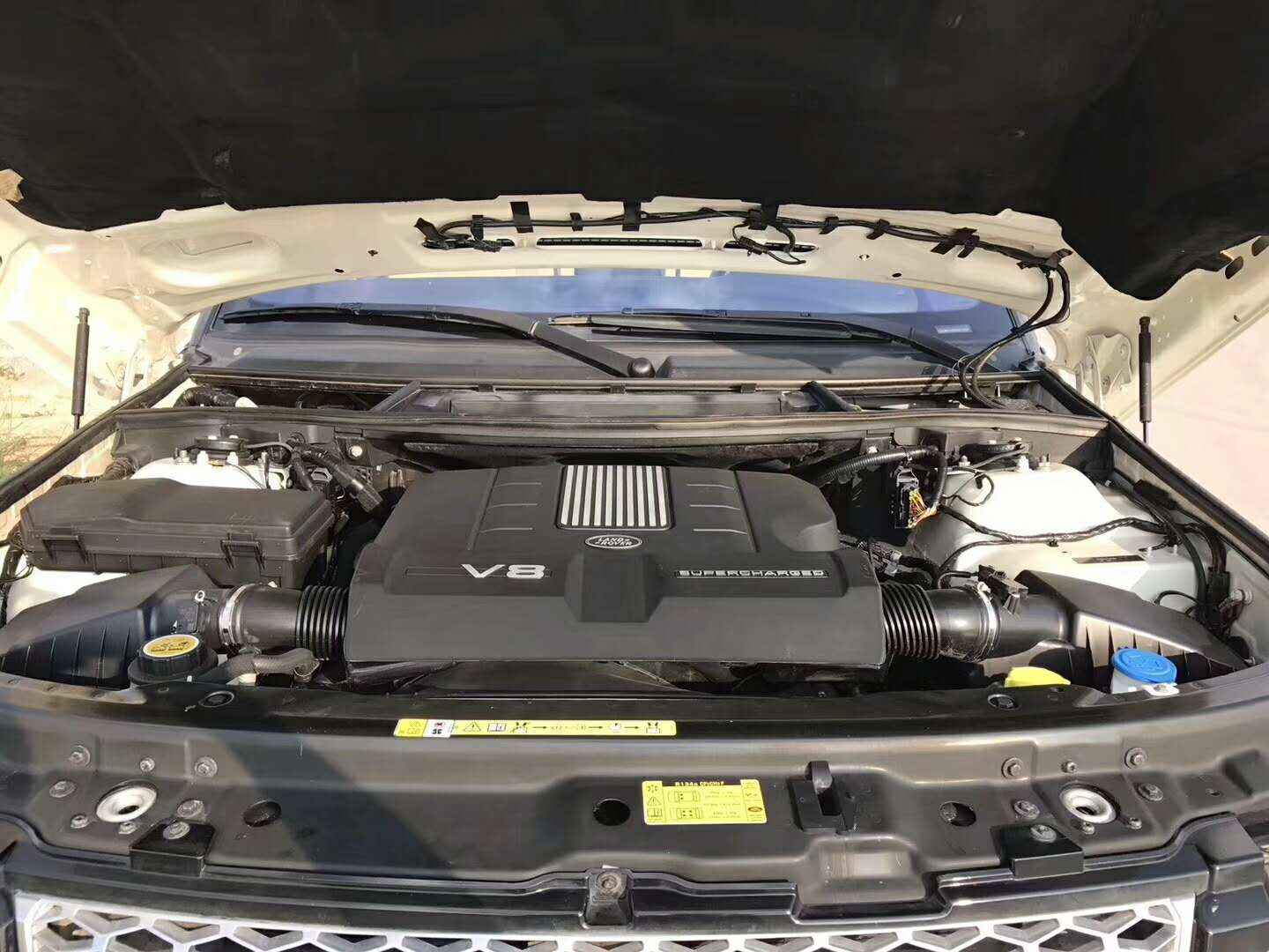 全网最新12款路虎揽胜行政版,12年路虎揽胜行政5.0t发动机照片