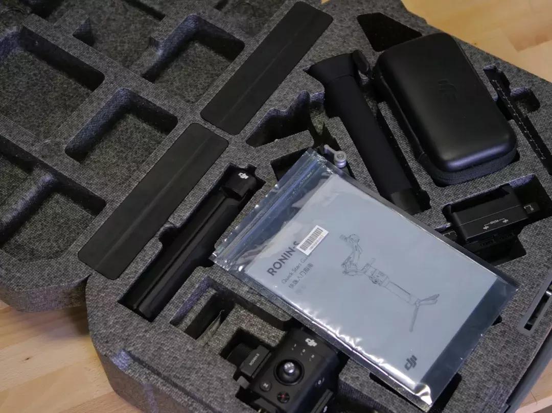 大疆如影s稳定器装箱,大疆如影s相机稳定器竖屏安装