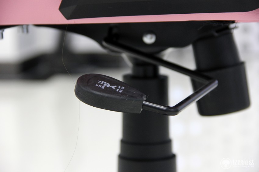 傲风af050测评,傲风电竞椅大耳狗测评