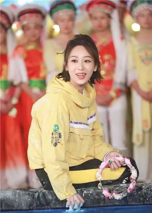 秦俊杰杨紫甜蜜时光,戏外李现杨紫