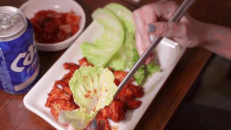 超好吃的韩料,一个韩国大叔吃美食