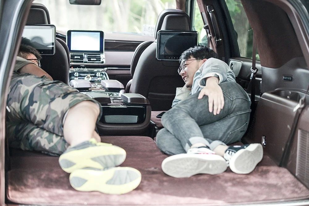 林肯20万至30万的SUV,最新款林肯领航员太霸气了