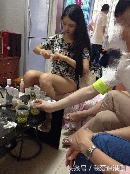 爷孙恋硬凹清纯人设！巴结baby，未成年18禁嫩模，打架被拘15天？