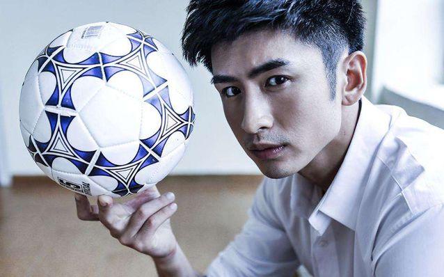 踢足球最好的明星鹿晗,娱乐圈会踢足球的明星