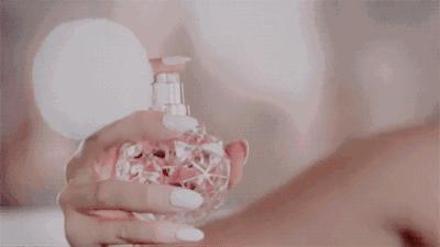 这个夏天，买什么香水才配得上掏空钱包置办的小美裙