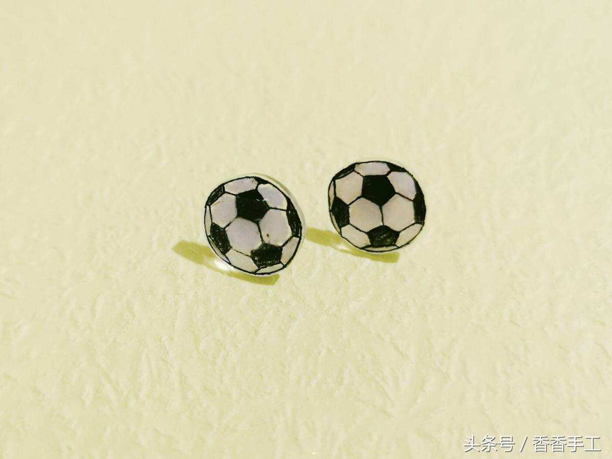 热缩片耳钉制作,热缩片做耳钉教程手绘