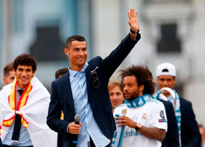 事了拂衣去,只留下传说,现在就是C罗离开皇马的最好时机了