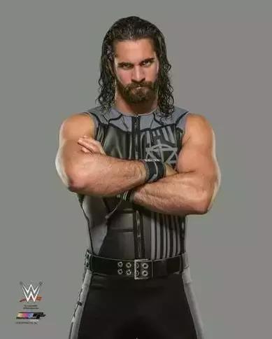 wwe最帅服装,罗曼雷恩斯不穿防弹衣