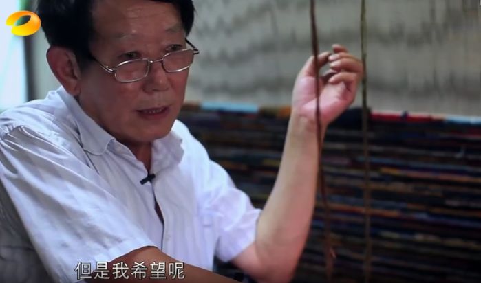 历时30余年,他复原“脚下的软黄金”,连故宫都找他订做地毯!