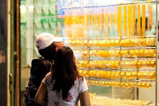 游客旅游都喜欢什么买什么,到迪拜旅游允许带黄金吗