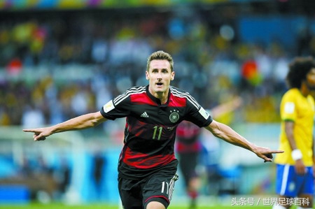 历届世界杯十大冷门回顾,最让球迷感动的瞬间