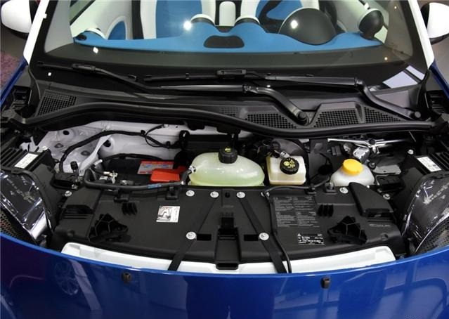 比QQ还小，2个座，不懂的以为是老年车，实际价可能跟迈腾差不多