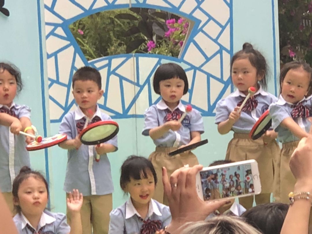 小朋友们六一童心绽放,童心飞扬欢度六一图