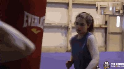 全裸出道的“龙妈”，身高157cm为啥能成为全球最性感女星？！