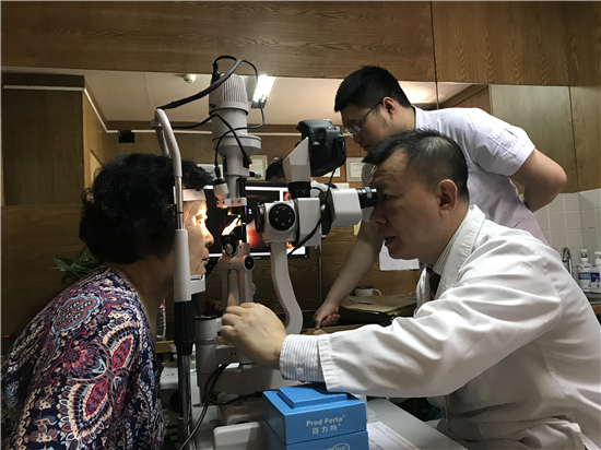 给盲人一天光明,眼疾病人