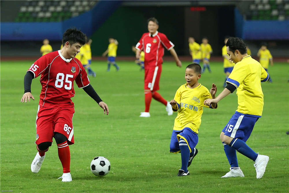 第8期菲戈助阵跑男团踢足球,菲戈比赛