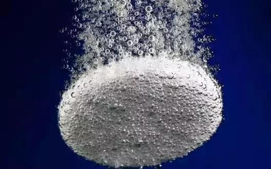 一粒泡腾片引发的悲剧，一2岁小男孩因它致死！