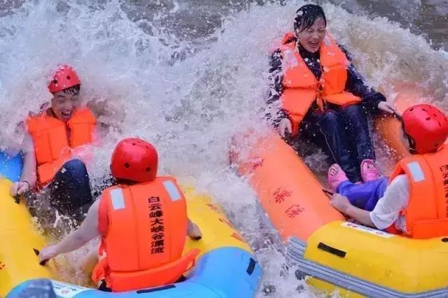 白云峰漂流景区还能漂不,白云峰大峡谷漂流多远