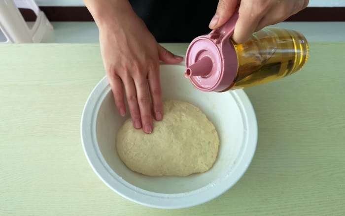 临夏回族厨娘油条教程,油条最简单的做法和配方