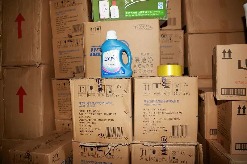你的海飞丝、飘柔、云南白药在哪里买的？杭州警方近日查获8万余件假货！