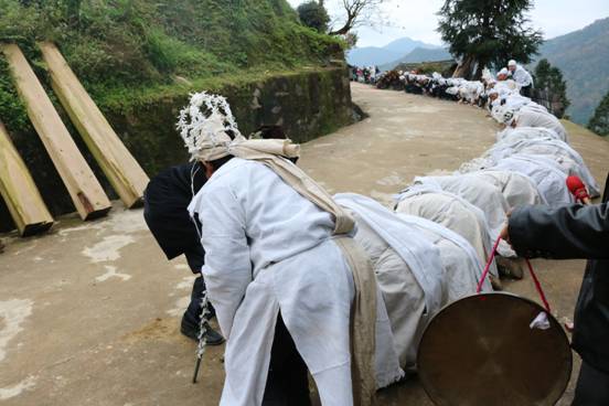 如何正确看待农村丧葬习俗,农村丧葬习俗有意义吗