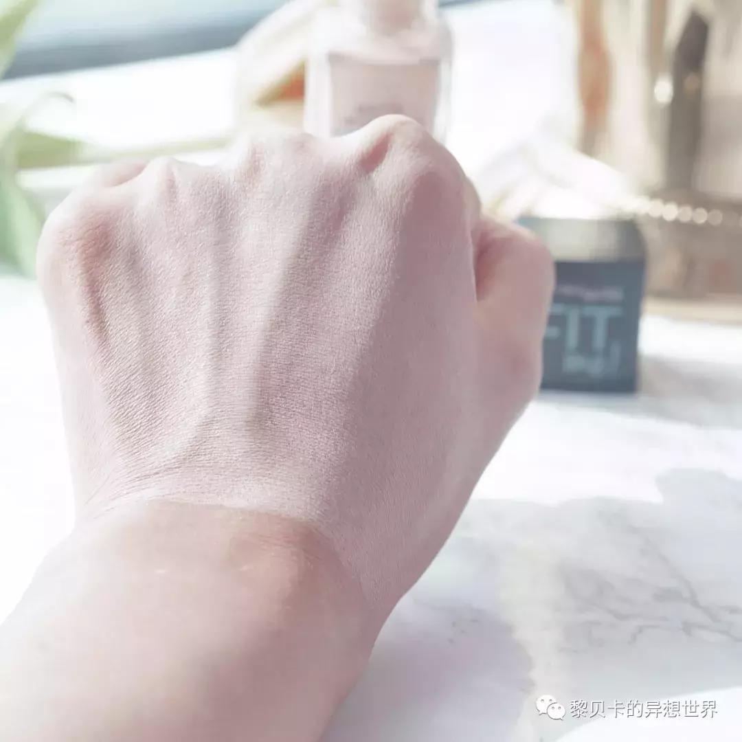 适合夏天用的粉底液遮瑕不脱妆,夏天脸部容易出汗适合哪个粉底液