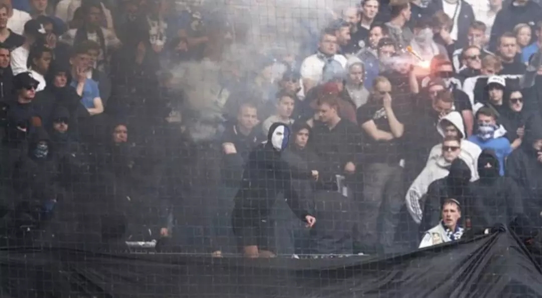 球场发生碰撞应该谁负责,球场发生意外谁负责